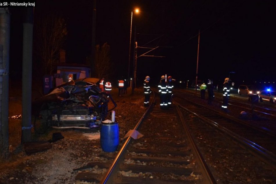 Tragická zrážka auta s vlakom