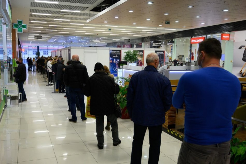 Očkovanie v nákupnom centre v Nitre