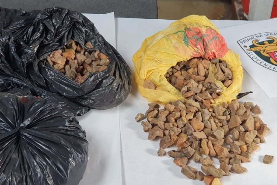 Prepadnutý jantár odovzdali Puncovému úradu