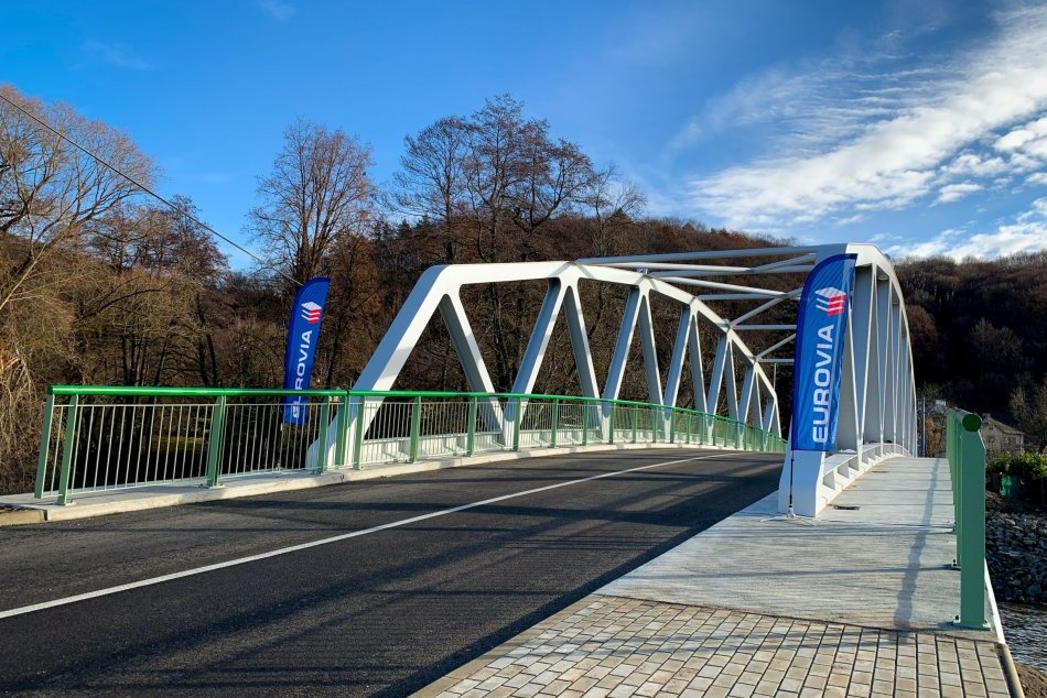 V OBRAZOCH: Obyvatelia Iliaša sa po 40 rokoch dočkali nového mosta