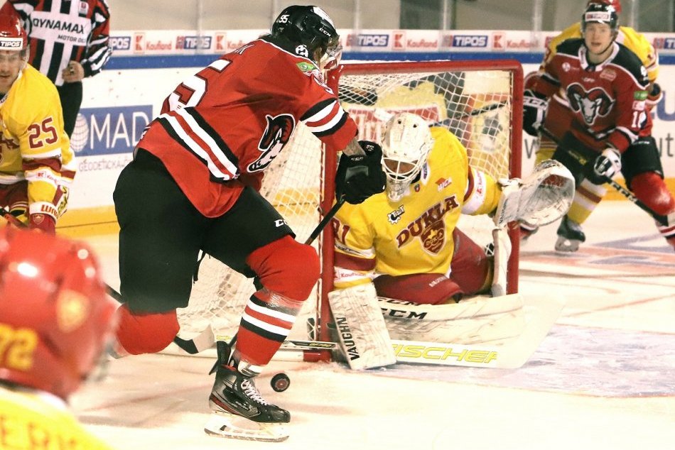 FOTO: HC´05 Banská Bystrica – HK Dukla Trenčín 0:3 v 26. kole Tipos extraligy