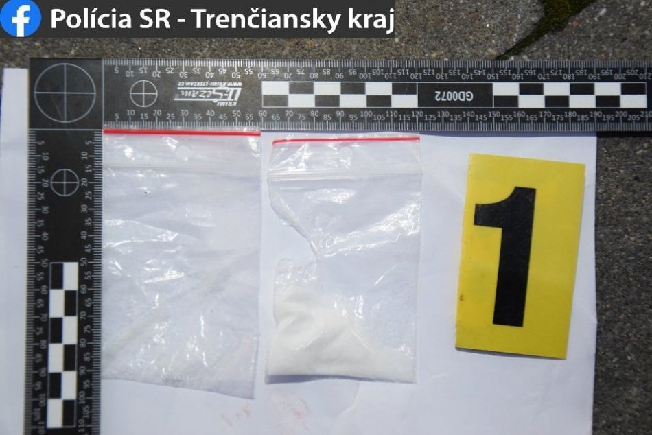 FOTO: Polícia v Novom Meste nad Váhom zadržala drogového dílera