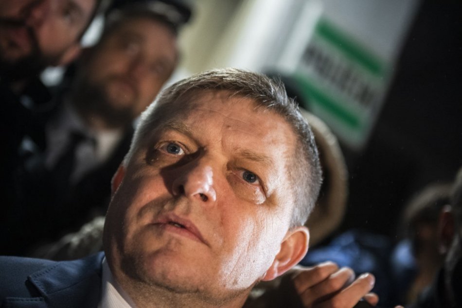 Objektívom: Robert Fico po zadržaní políciou neskrýval rozčarovanie
