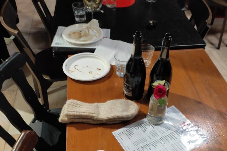 Polícia zasahovala v podniku slovenského novinára