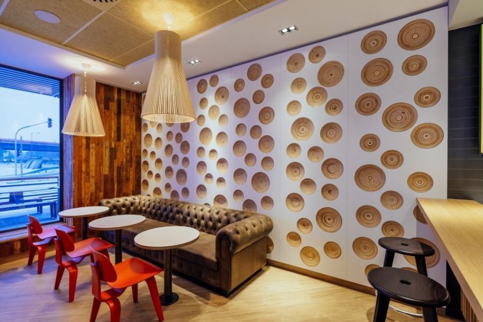 Interiér na FOTKÁCH: Takto vyzerá nový McDonald’s v Poprade