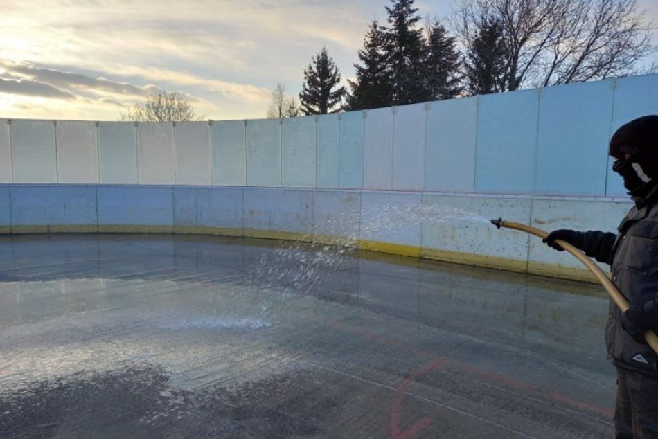 OBRAZOM: Zimný štadión v Šali pripravujú na sezónu