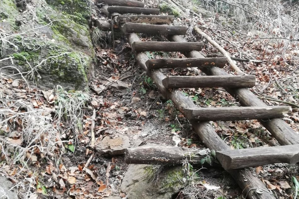 V OBRAZOCH: Vodopád Bystrô láka čoraz viac turistov aj v zime