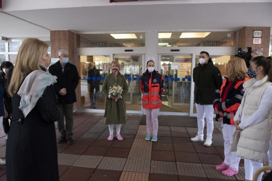 Prezidentka SR Zuzana Čaputová navštívila slúžiacich zdravotníkov na Štedrý deň