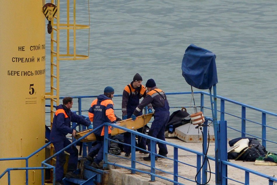 V lietadle našlo smrť 64 Alexandrovcov