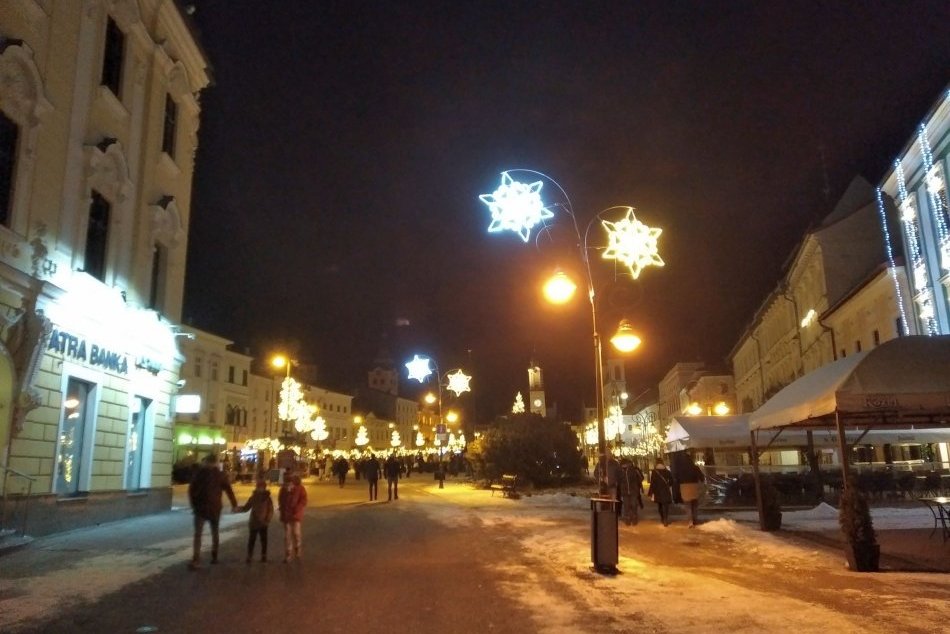 V OBRAZOCH: Bystrické námestie na Štefana ožilo, bolo plné ľudí