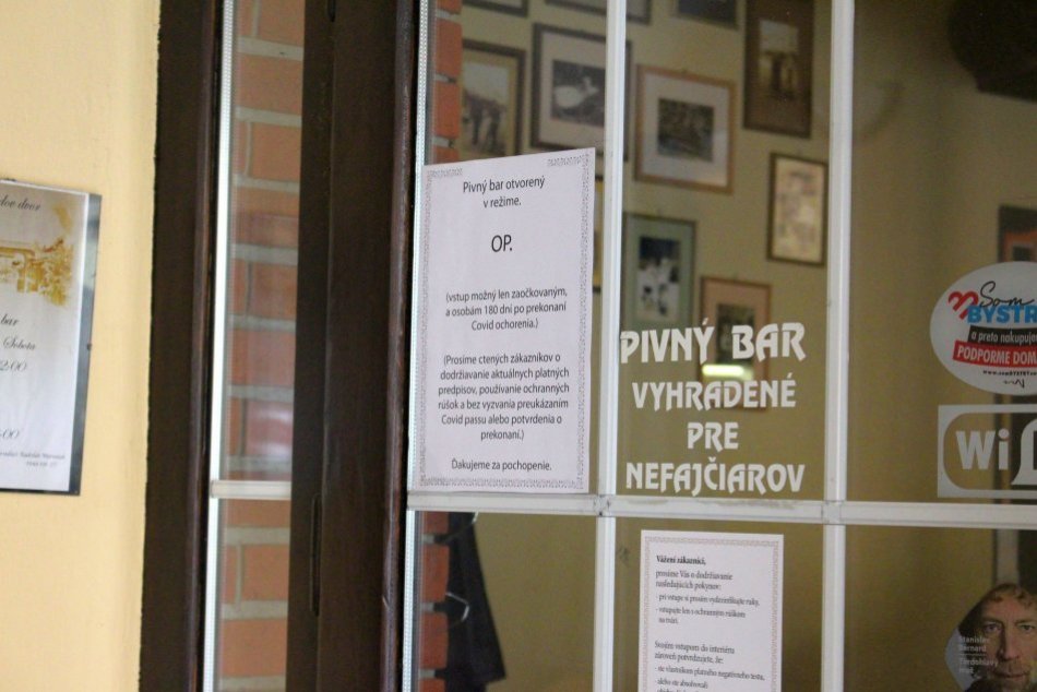 V OBRAZOCH: Bystrické reštaurácie sa opäť otvorili a lákajú návštevníkov