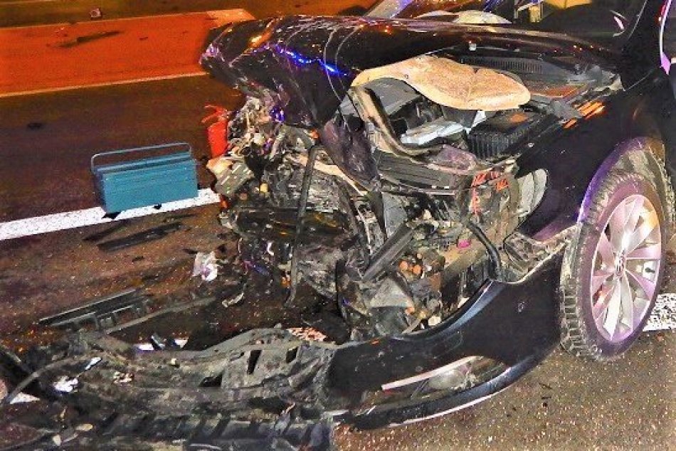 FOTO: Dopravná nehoda na hlavnej križovatke v Považskej Bystrici