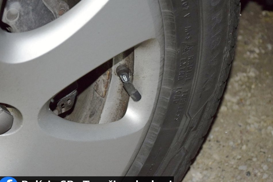 FOTO: Útok agresívneho muža v Beluši