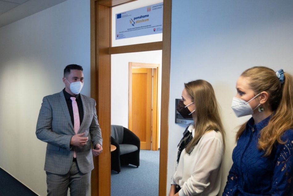 V Nitre otvorili bezplatnú poradňu pred dlžníkov