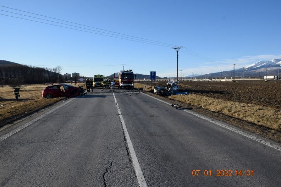 OBRAZOM: Hľadajú sa svedkovia tejto nehody medzi Popradom a Svitom