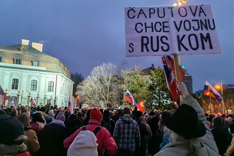 FOTO: Protest proti zdražovaniu potravín aj obrannej zmluve s USA