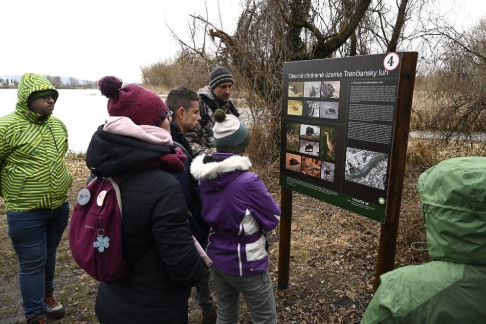 FOTO: Trenčiansky luh priblížila prechádzka náučným chodníkom