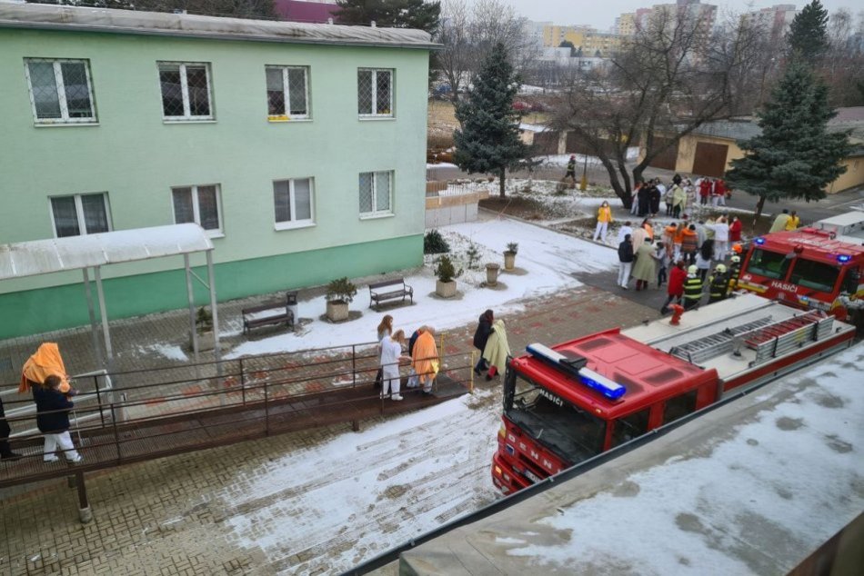 Hasičské cvičenie v ZSS Borinka v Nitre