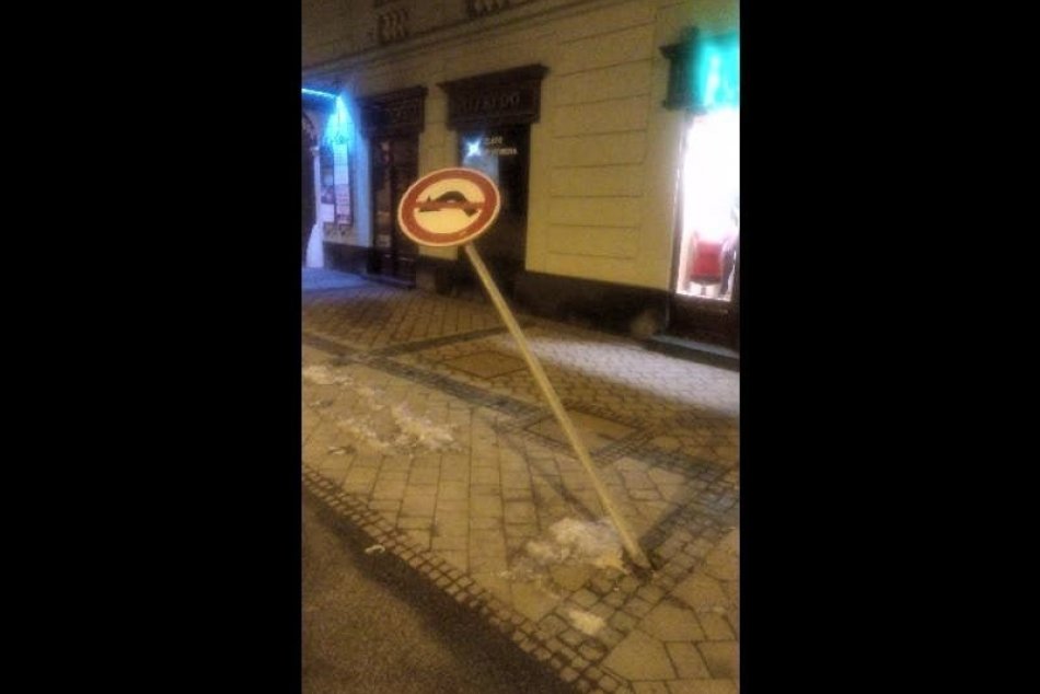 Mestský kamerový systém zachytil nočné výtržníctvo v Bystrici