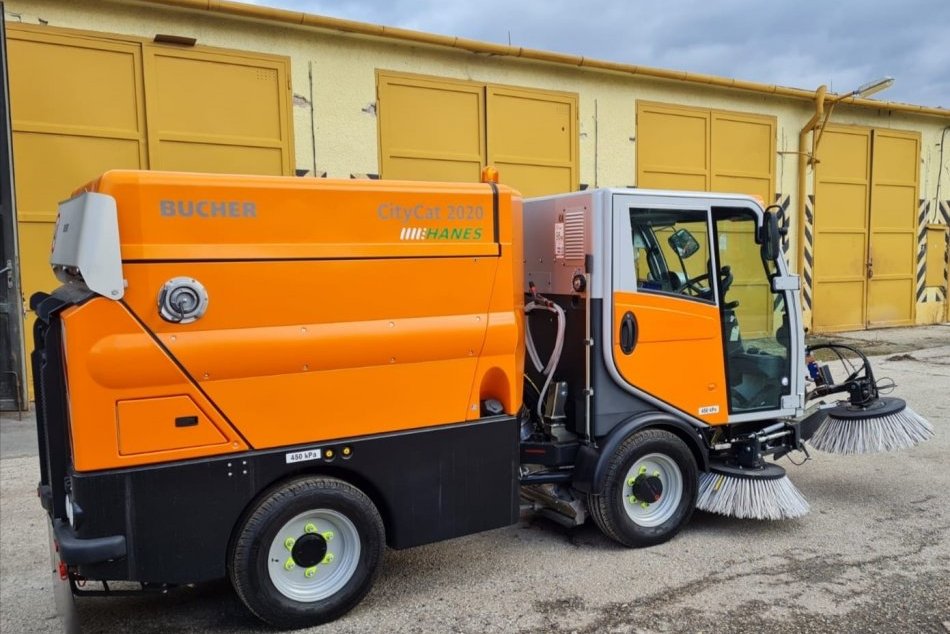 Nitra má nové zametacie auto