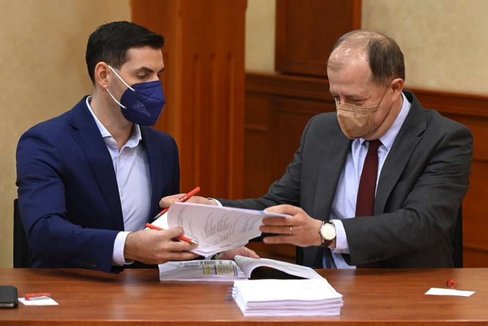 FOTO: Podpis zmluvy s novým dopravcom Transdev-Trenčín a dizajn autobusov MHD