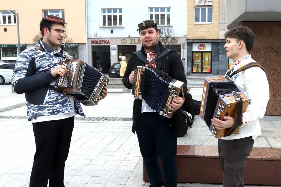 V OBRAZOCH: Prehliadka fašiangových masiek vo Zvolene
