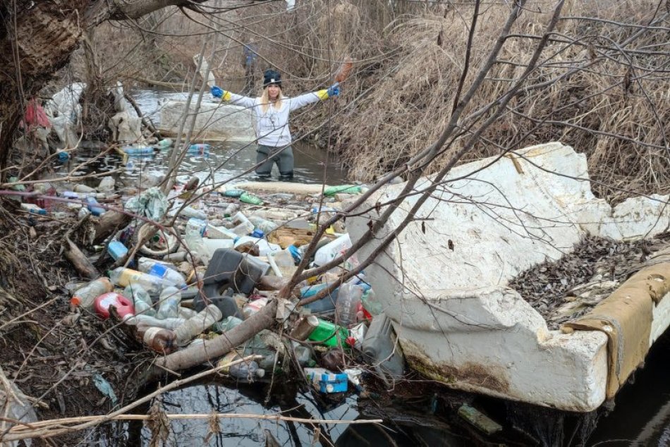 Čistenie potoka vo Veľkej Ide
