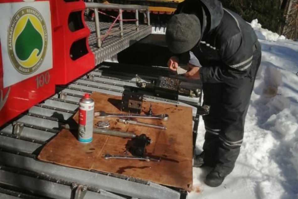 V OBRAZOCH: Pri úprave bežkárskych tratí sa ZAaRESu nevyhli problémy