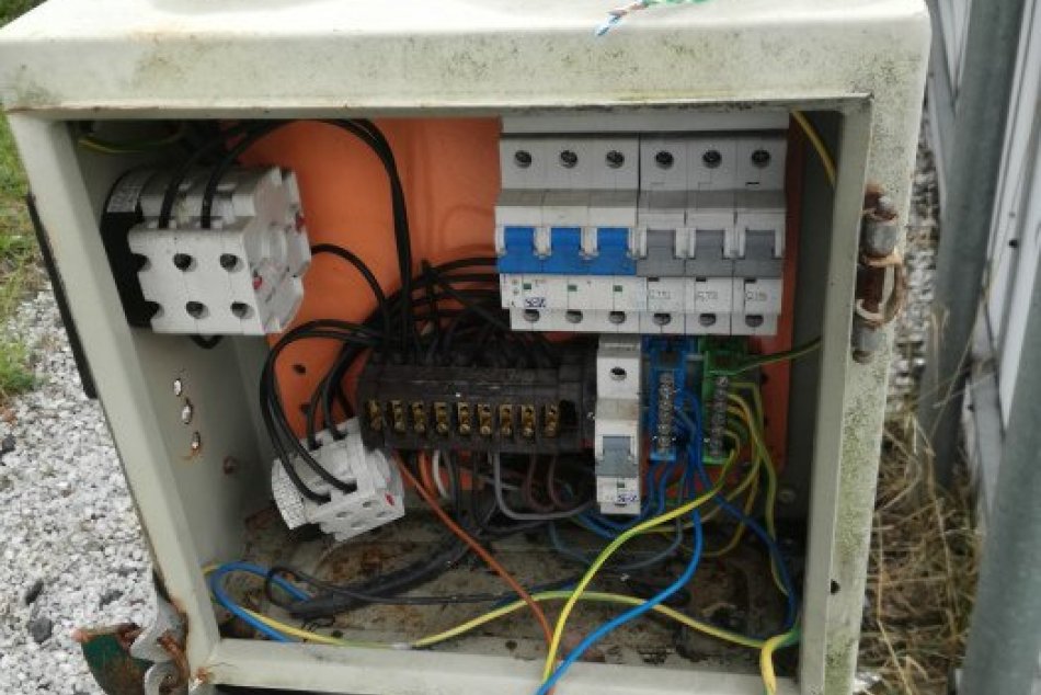 OBRAZOM: Vandli si opäť podali detské ihrisko v Krompachoch