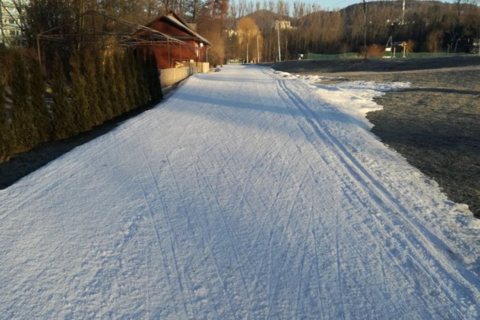 V OBRAZOCH: Bežkársky okruh na kúpalisku je stále v prevádzke