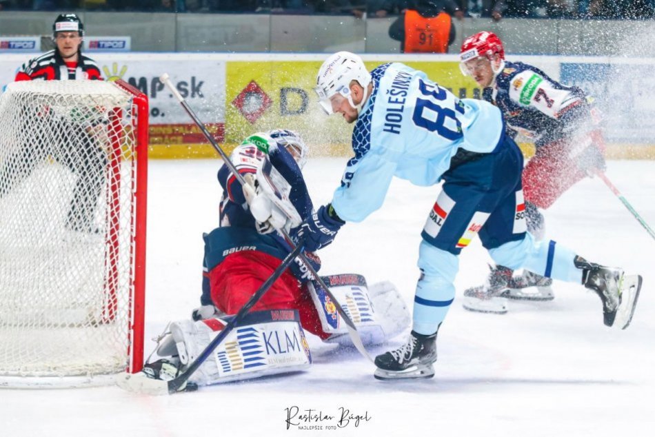 Dohrávka 35. kola: HK Nitra - HKM Zvolen 6:2 (2:0, 2:2, 2:0)