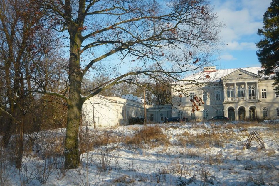 Historický kaštieľ v obci Tajná