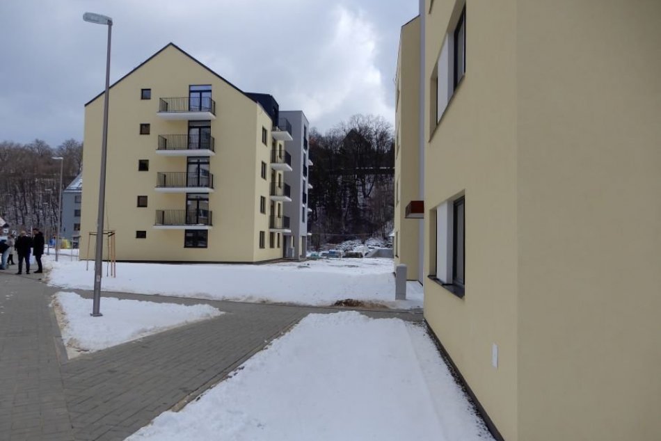 Obrazom: V Levoči postavili nové nájomné byty