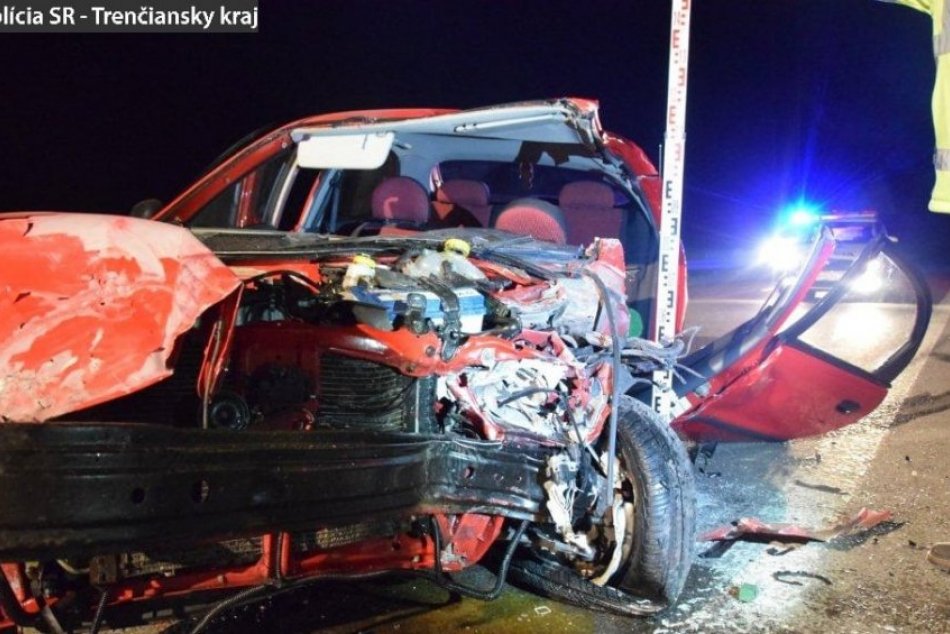 FOTO: Pri dopravnej nehode neďaleko Dubnice prišiel o život 79-ročný dôchodca