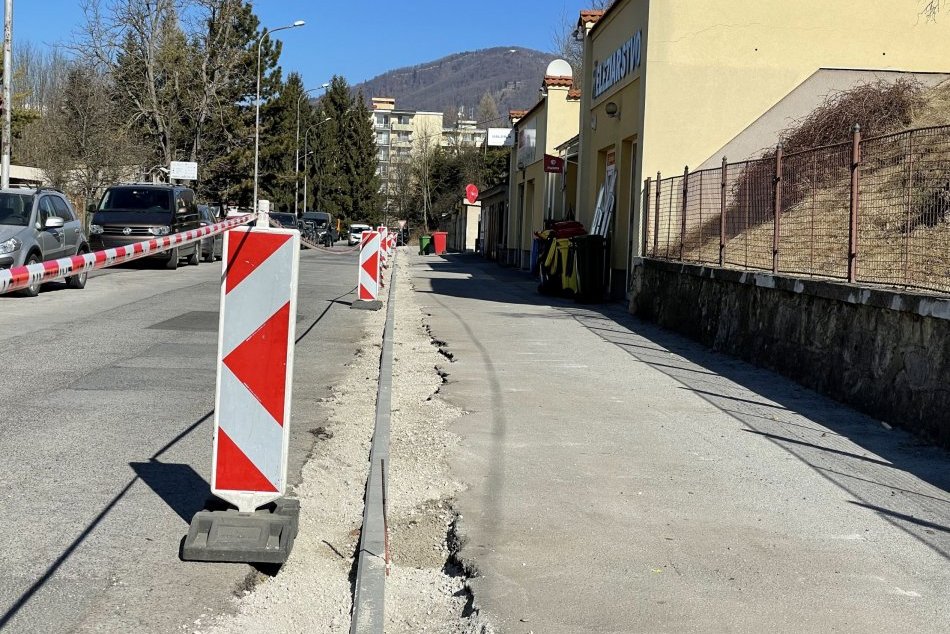 V OBRAZOCH: Začína sa rozsiahla rekonštrukcia Bakossovej ulice