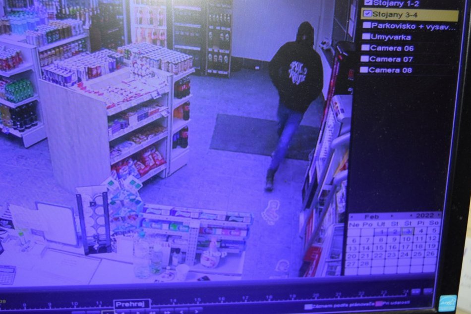 V OBRAZOCH: Policajti objasnili lúpež v Bystrici