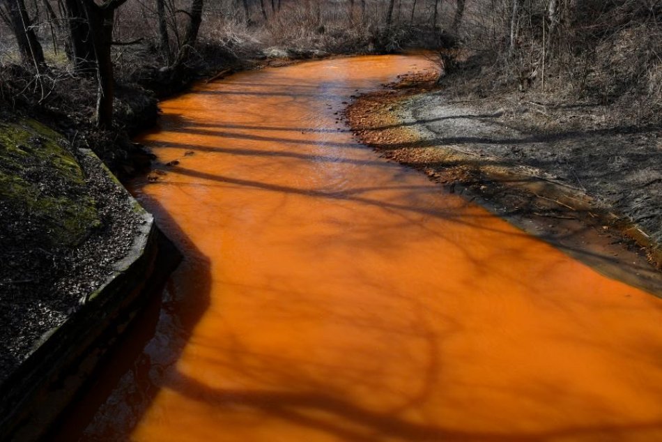 OBRAZOM: Laboratórne testy potvrdili v rieke Slaná aj arzén!