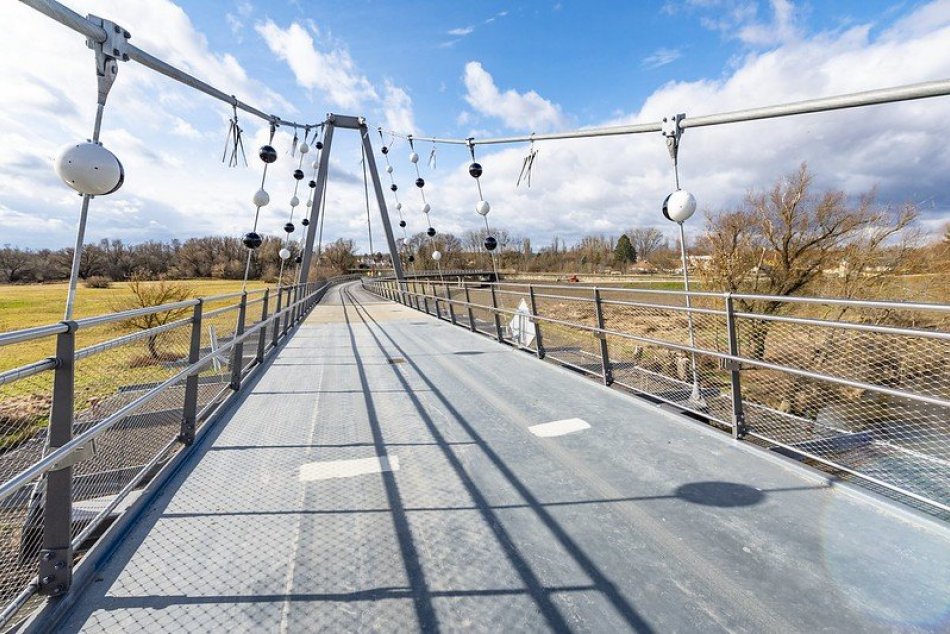 Cyklomost medzi Vysokou pri Morave a rakúskou obcou Marchegg je hotový