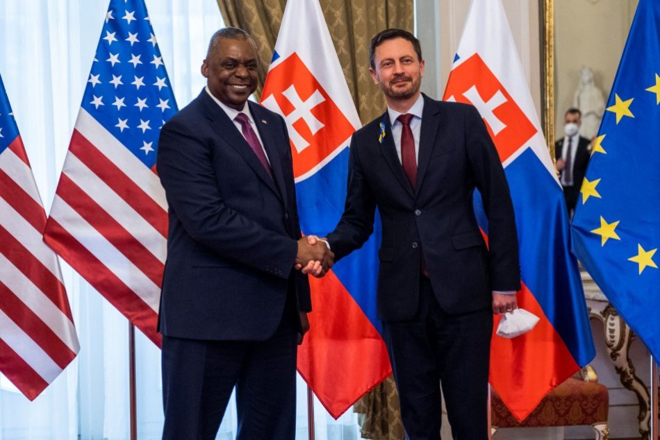 Premiér sa stretol s ministrom obrany USA