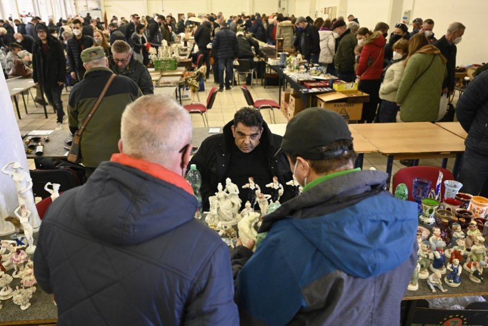 FOTO: Burza starožitností a gazdovské trhy v Trenčíne