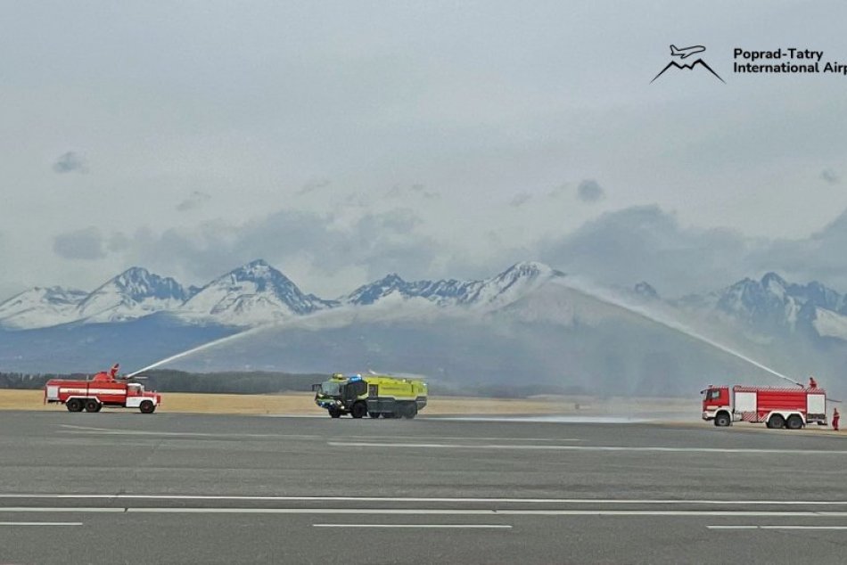 Obrazom: Nové záchranné hasičské vozidlo na letisku