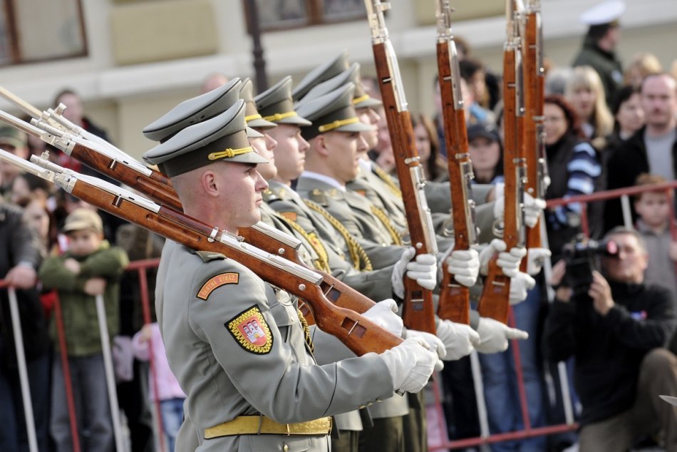 Oslavy výročia vstupu Slovenska do NATO na námestí v Nitre