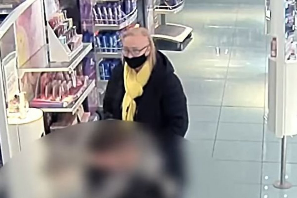 Polícia hľadá muža a ženu na videu