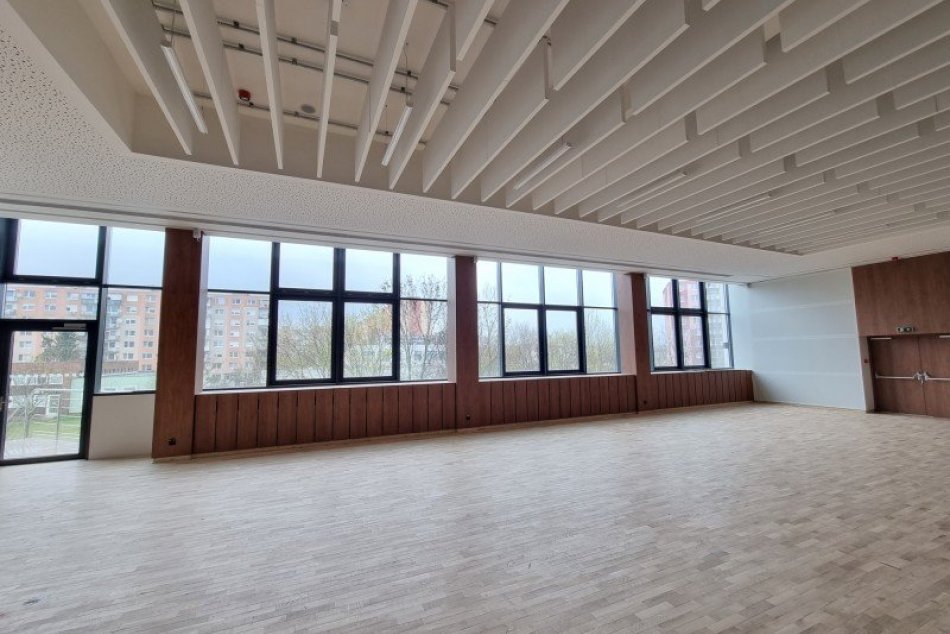 OBRAZOM: Vynovený tanečný parket v Kultúrnom dome