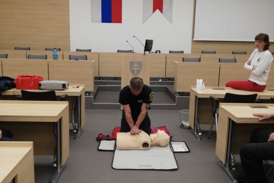 V OBRAZOCH: Odborné školenie poskytovania prvej pomoci
