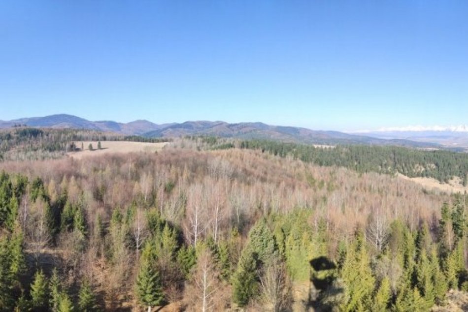 OBRAZOM: Pohľady z vyhliadkovej veže na Šurelrochu