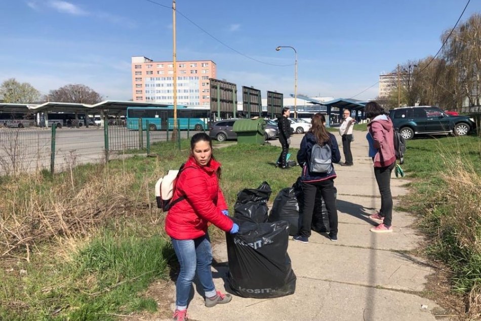Ukrajinci upratovali Staré Mesto