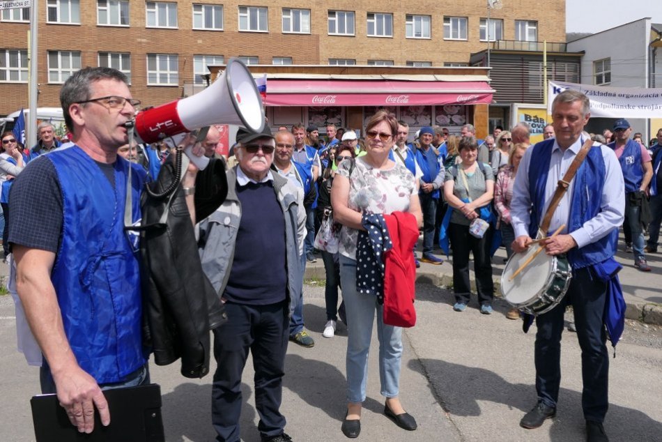 FOTO: Protestné zhromaždenie OZ KOVO v Žiline
