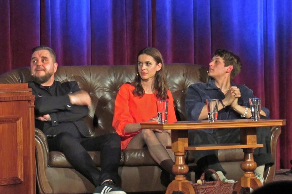 Objektívom: Neskoro večer Petra Marcina a hostí v Prešove