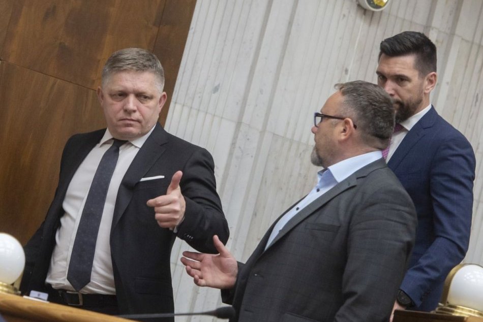 Poslanci NR SR nedali súhlas na vzatie R. Fica do väzby